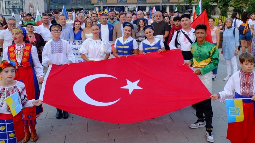 Farklı Ülkelerden Yüzlerce Dansçı Çanakkale’de Danslarını Sergilediler