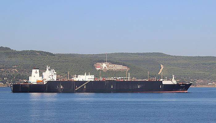 Doğalgaz tankeri Çanakkale Boğazı'ndan geçti