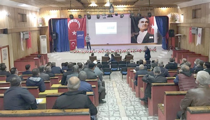 Ayvacık’ta Muhtarlara Afet Eğitimi Verildi