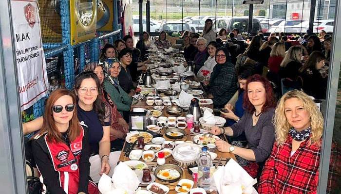 Motorcu kadınlar, kadınlar gününde buluştu