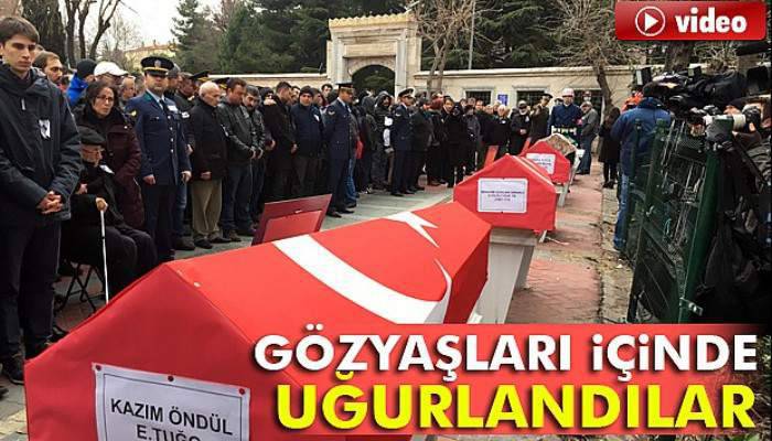 Kırgızistan'da uçak kazasında ölen üç mürettebat için cenaze töreni düzenlendi