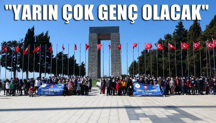 Öğrenciler, 'Yarın Çok Genç Olacak' projesi kapsamında şehitlikleri ziyaret etti