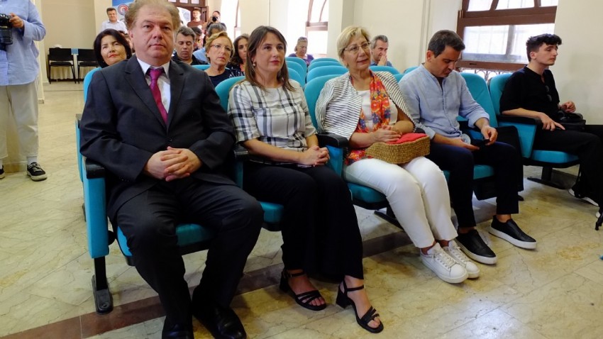   Cihat Aşkın’ın İsmi Sahneye Verildi