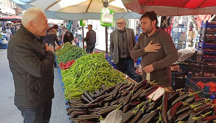 Başkan Yılmaz Pazarı Ziyaret Ederek Esnafın Sıkıntılarını Dinledi 