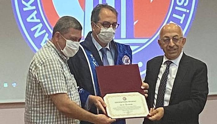 Şener doçentlikten profesörlüğe atandı