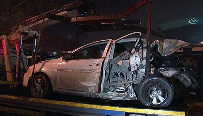 Başkent’te ticari araç polis otosuna çarptı: 2’si polis 3 yaralı