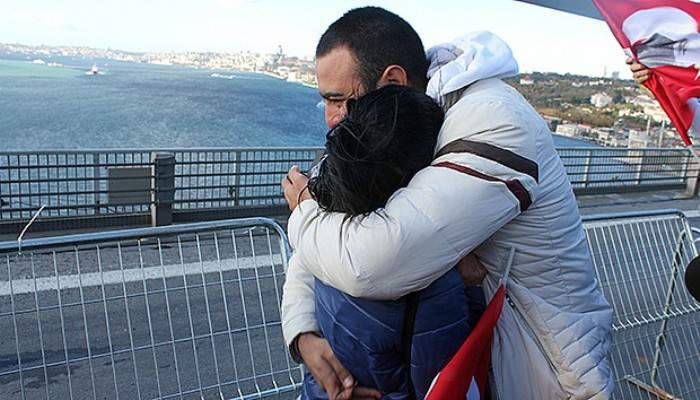 Şehitler Köprüsünde sürpriz evlilik teklifi