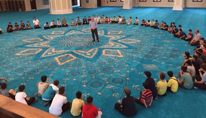 Öğrenciler Çanakkale’nin En Büyük Camisini de Ziyaret Ediyor