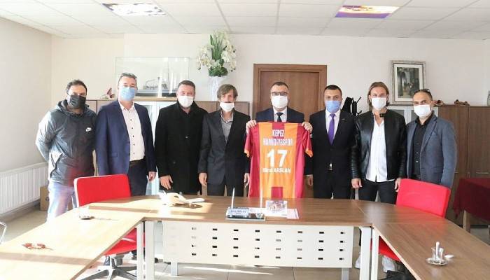 Kepez Hamidiye Spor Takımı Yönetiminden Başkana Ziyaret