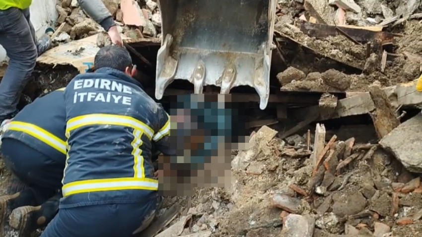 Çöken metruk evde enkaz altında kalan 1 kişi öldü