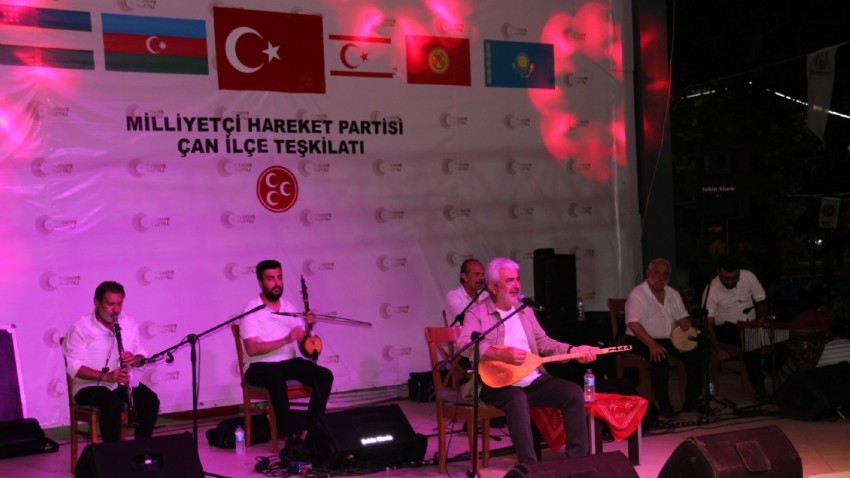 MHP Çan İlçe Teşkilatı, Halk Müziği Sanatçısı Esat Kabaklı'yı Çanlılarla buluşturdu 