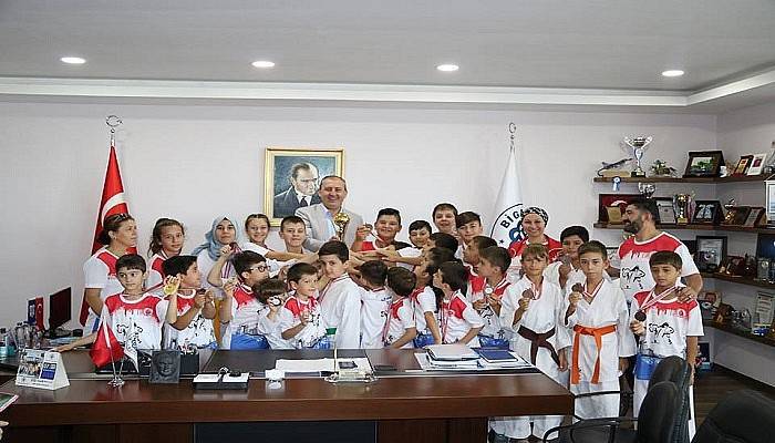 80 Bigalı Karateciden 60 Madalya Kazandı