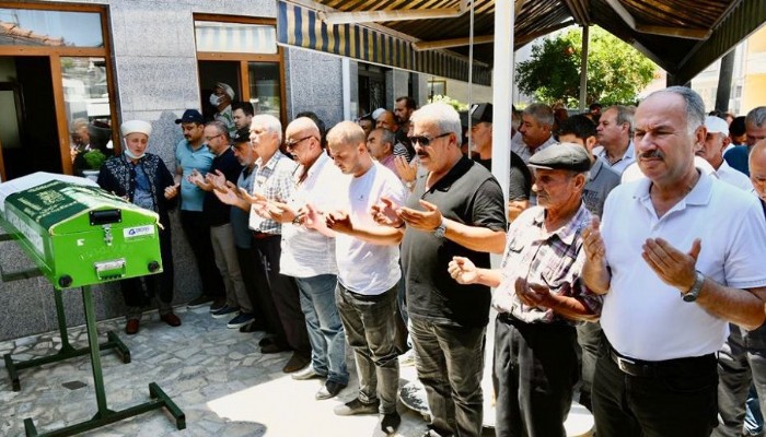 Turan, Lapseki’de cenaze törenine katıldı