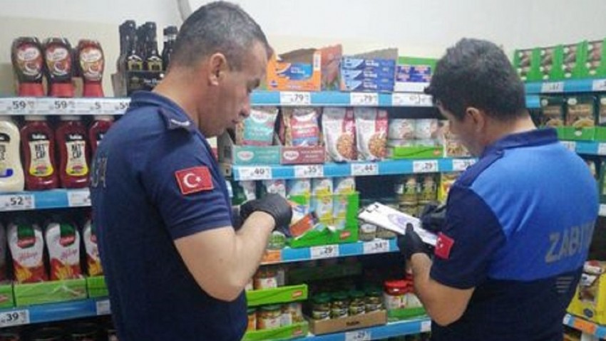 Lapseki Belediyesi Zabıta Ekipleri, Sağlıklı Gıda İçin Marketlerde Denetimde