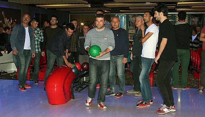 UEDAŞ çalışanları bowling turnuvasında stres attı