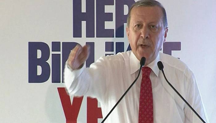 Bir partili fenalaşınca: Doktor arkadaşlar! Benim doktorlar nerede?