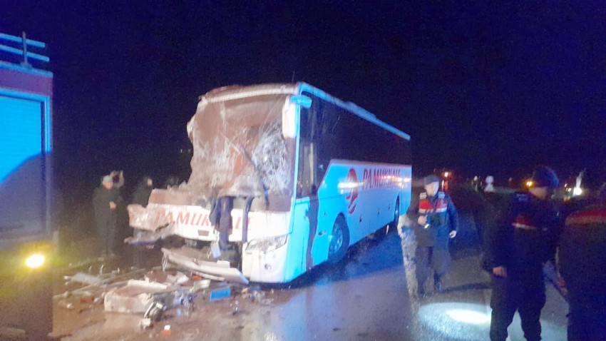 Çanakkale-Bursa Karayolunda Korkunç Kaza: 3'ü Ağır 9 Yaralı