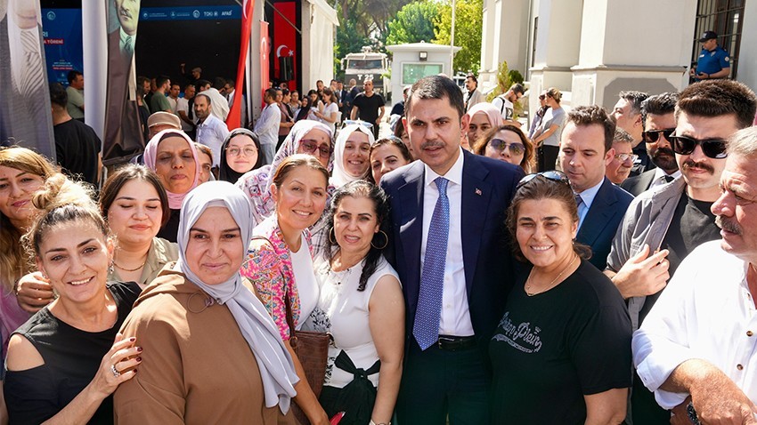 Bakan Kurum Yangının 1 Ay Sonrasında İzmirli Kardeşlerimize Verdiğimiz Sözü Yerine Getiriyoruz