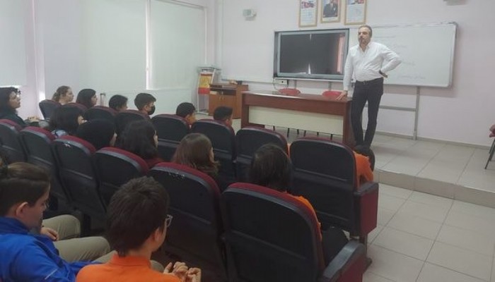 BİGA ORTAOKULU’NDA DİŞ HEKİMLİĞİ MESLEĞİ TANITILDI