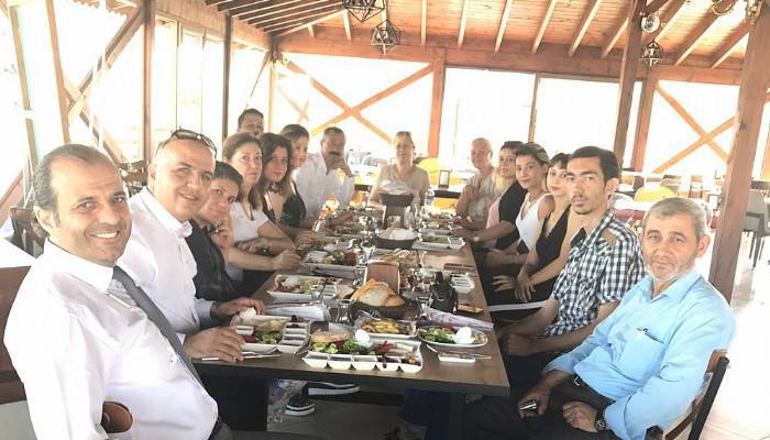 Gözleri Daha Yükseklerde