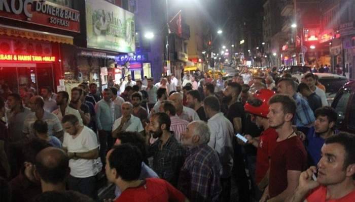 Darbe girişimine karşı Rize’de halk sokağa döküldü