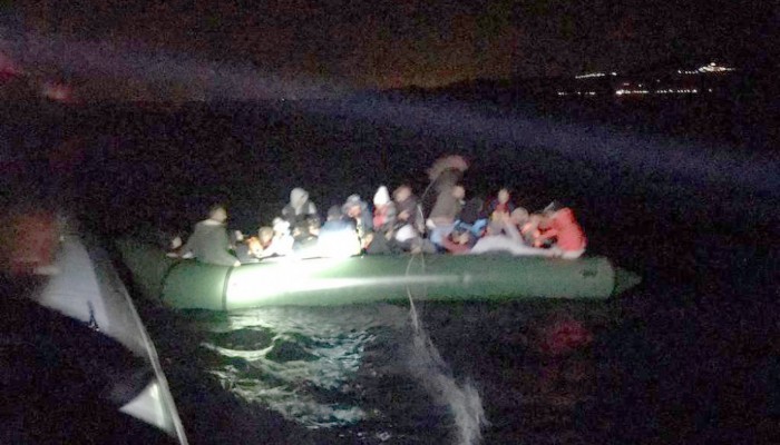 Ayvacık’ta 41 kaçak göçmen yakalandı