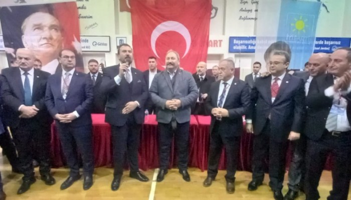 İYİ Parti’de Yıldızlar güven tazeledi