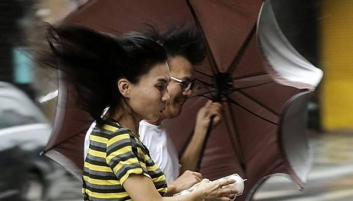 Tayvan’ı bir ayda üçüncü tayfun vurdu: 32 yaralı