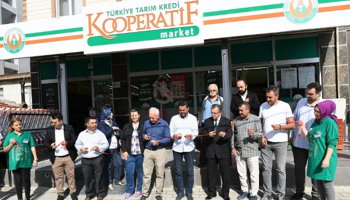 Lapseki’de Türkiye Tarım Kredi Kooperatif Marketi Açıldı