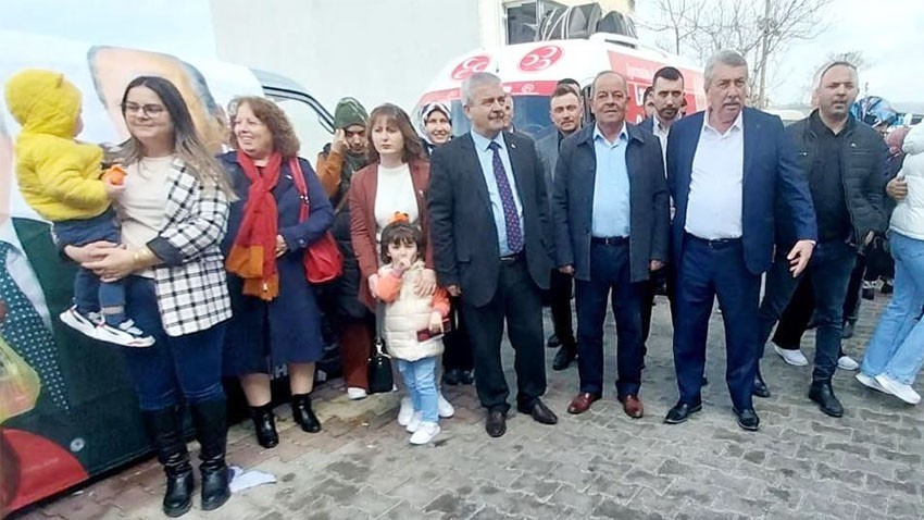 Lapseki MHP ilçe teşkilatı halk pazarında