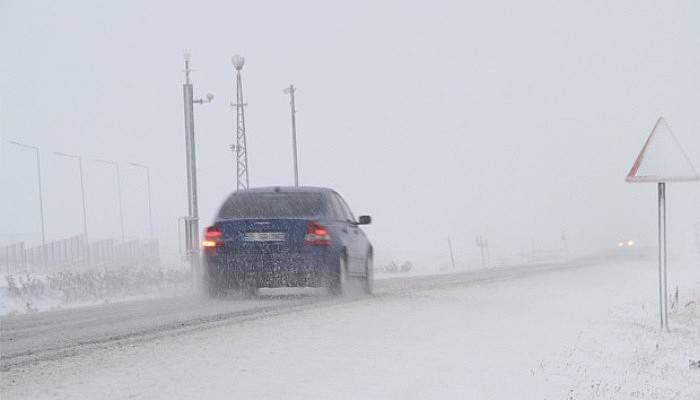 Ardahan'da yüksek kesimlerde kar yağışı