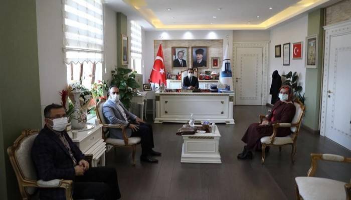 Eğitim Bir-Sen’in Hazırladığı Rapor Vali İlhami Aktaş’a Sunuldu