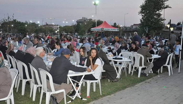 Gümüşçay'da 3 bin kişilik iftar