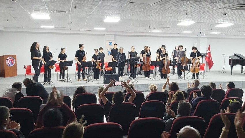Çocuk Kültür Evi Çocuk ve Gençlik Orkestrası, ÇOMÜ'de sahne aldı