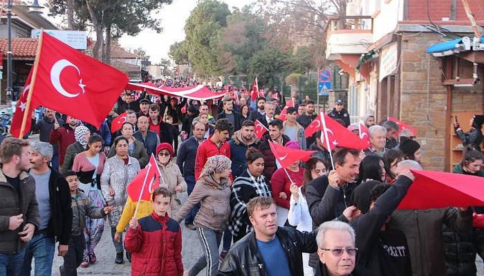 Gökçeada’da şehitlere saygı için sessiz yürüyüş