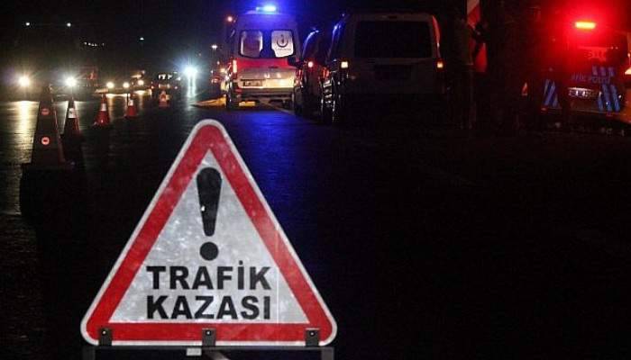  Kaza yapan araca yardıma gitti canından oldu