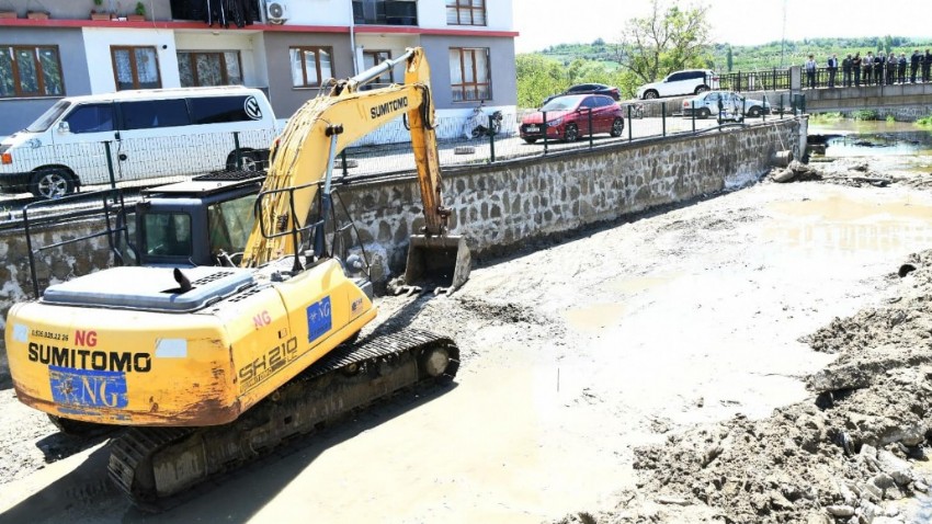  Çınarlı Derede Islah Çalışmaları Başladı 