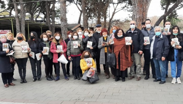 CHP Kadın Kolları broşür dağıttı