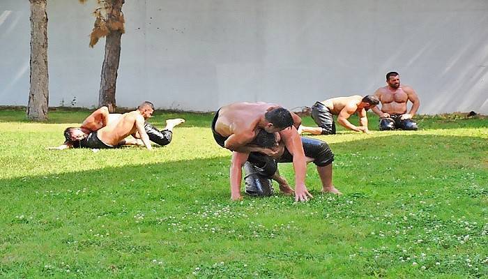 Güreşçiler Antrenmanları Sıklaştırdı