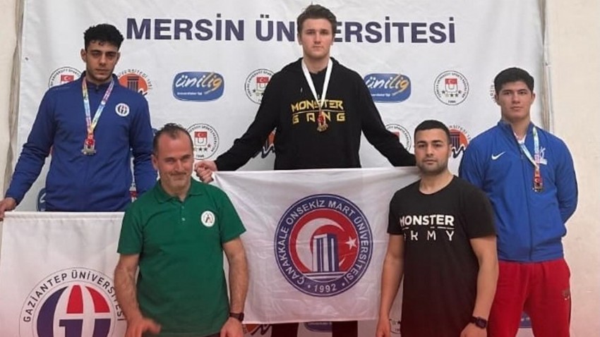 Çanakkale'nin Gururu Enis Yunusoğlu, Türkiye Muay Thai Şampiyonasında Altın Madalya Kazandı!