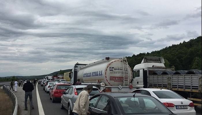 TEM’i kilitleyen kaza