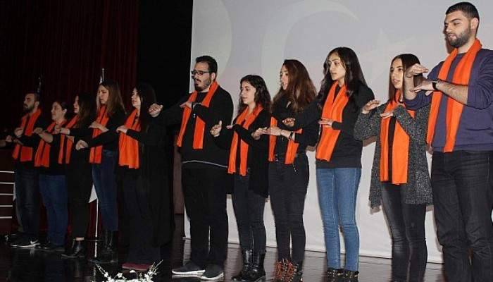 İstiklal Marşı’nı işaret diliyle okudular