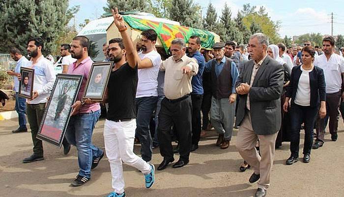 HDP’li vekiller, teröristin cenazesine katıldı