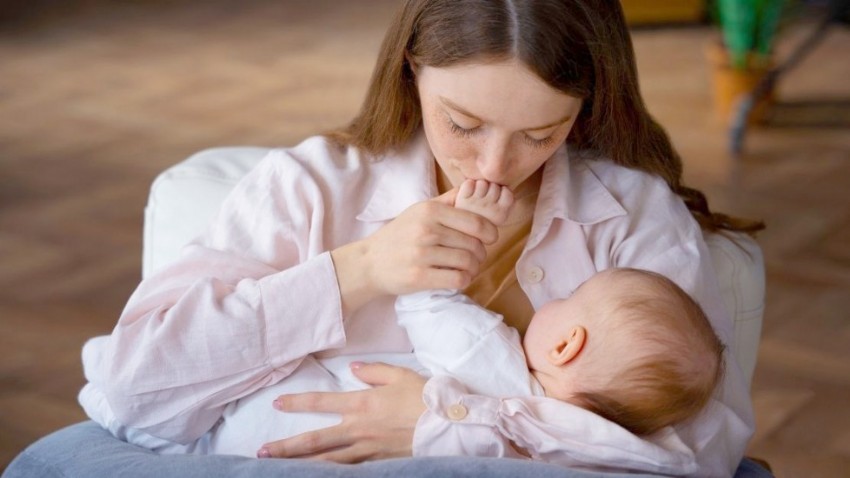 “Anne Sütü Bebeklerin En Uygun Beslenme Yöntemidir”