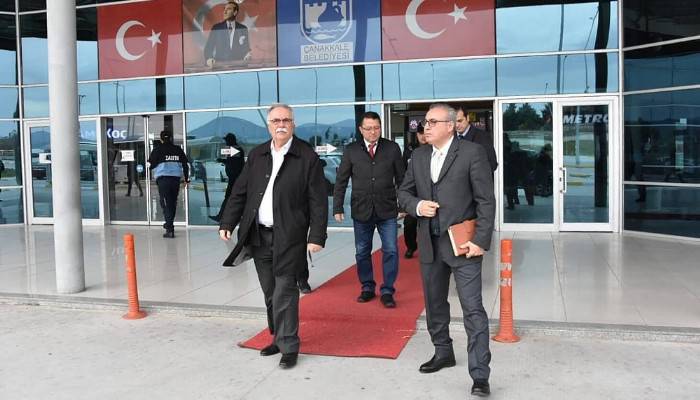 Şehirlerarası Otobüs Terminali'nde İnceleme