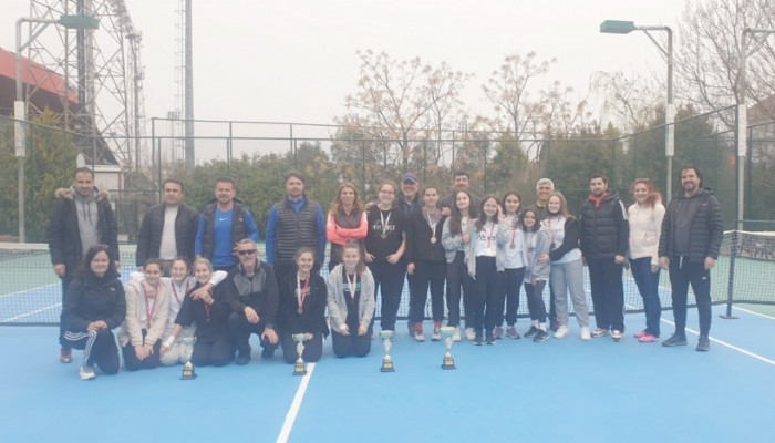 Okul Sporları Yüzme, Futsal ve Tenis Müsabakaları Tamamlandı