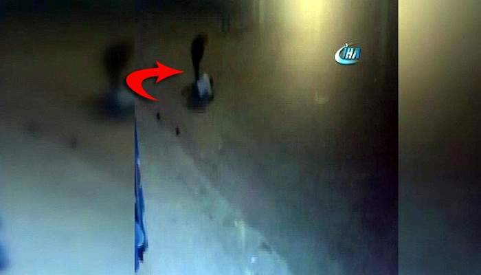 22 yerinden bıçaklayıp kulaklarını kesti