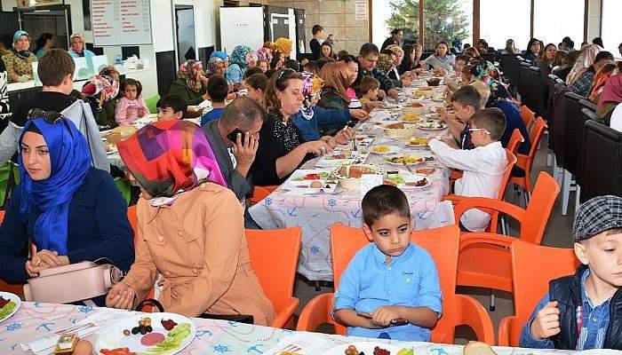 Lapseki'de 'Okul, Öğrenci, Aile' projesi