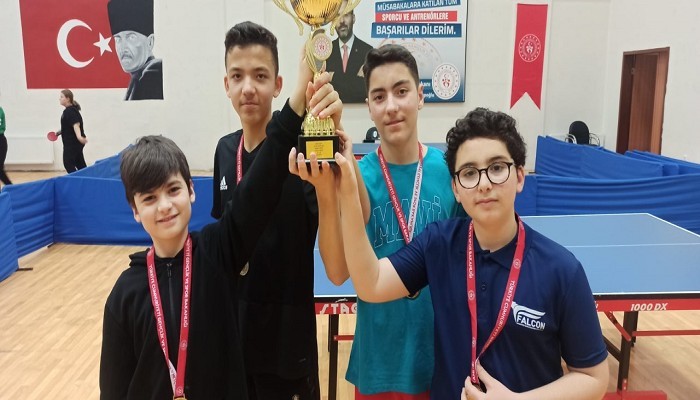  Masa Tenisi Turnuvası Şampiyonu Hüseyin Akif Terzioğlu Ortaokulu Oldu