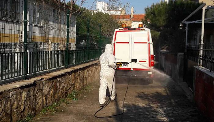 Dezenfeksiyon çalışmaları tüm hızıyla sürüyor